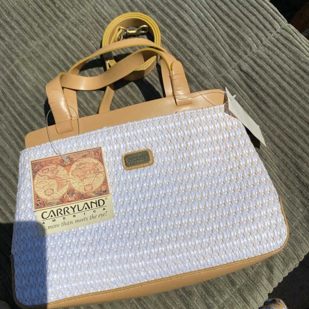New Carryland purse with multiple compartments!